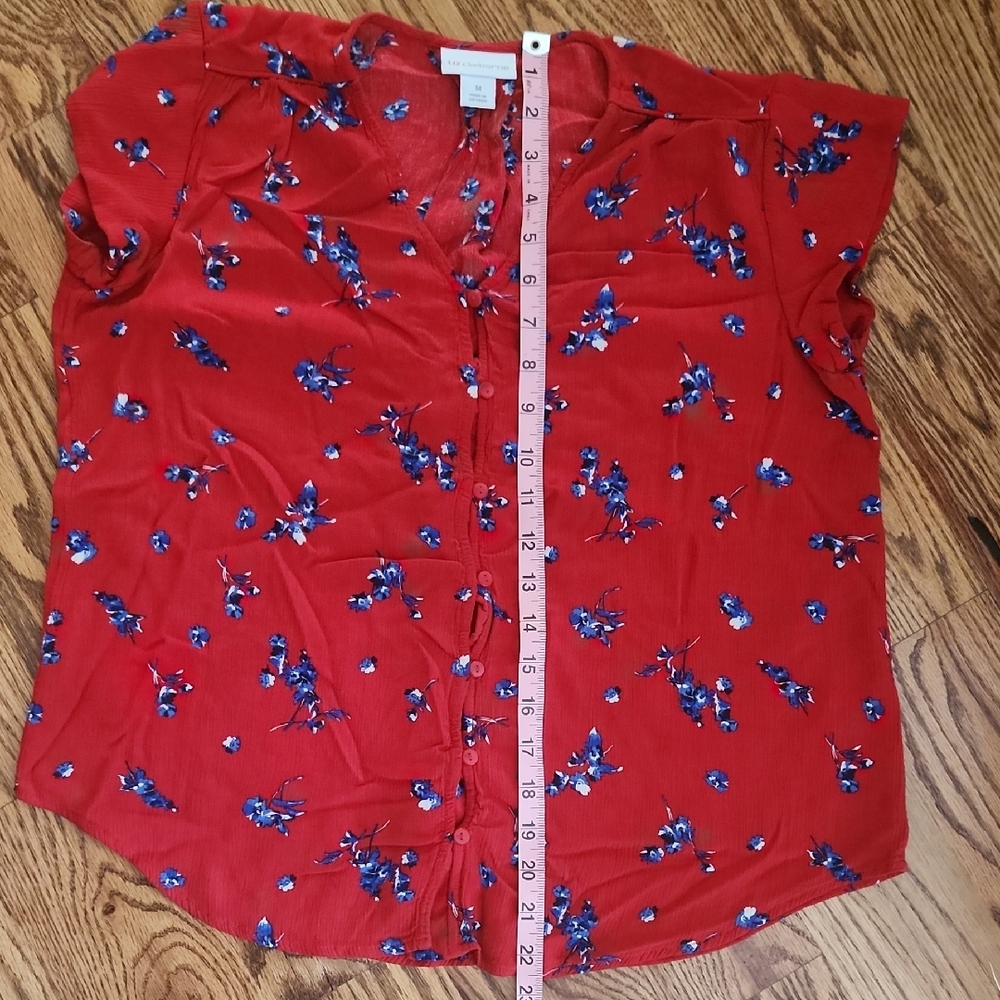 Liz Claiborne Red and Blue Floral Blouse Womens Med - Picture 6 of 6